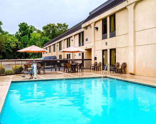 Clarion Inn near Lookout Mountain - image 2