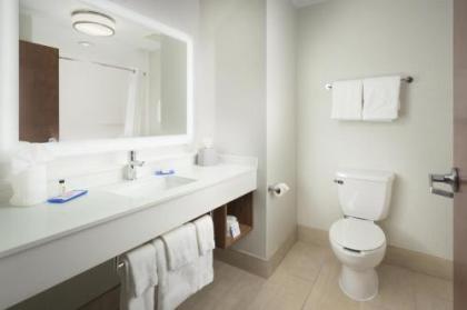Holiday Inn Express Hotel & Suites Chattanooga Downtown an IHG Hotel - image 4