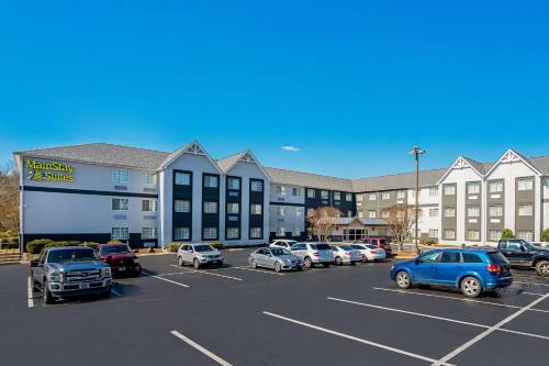 Mainstay Suites Chattanooga - main image