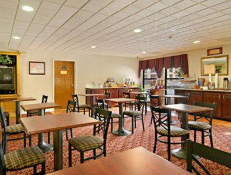 Super 8 by Wyndham Chattanooga/Hamilton Place - image 4