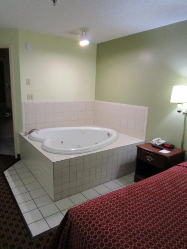 SureStay Plus Hotel by Best Western Chattanooga/ Hamilton Place - image 3