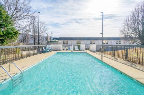 Knights Inn Chattanooga - image 4