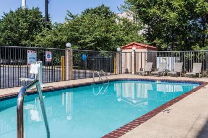 Comfort Inn & Suites Hamilton Place - image 3