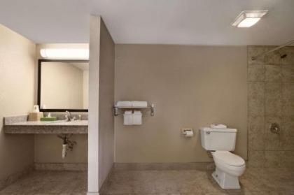 Super 8 by Wyndham Chattanooga/East Ridge - image 4