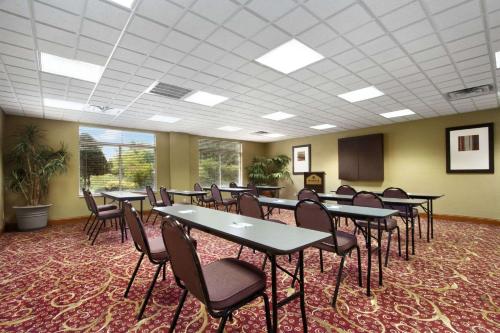 Wingate by Wyndham - Chattanooga - image 4