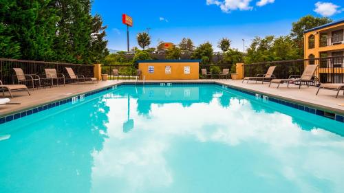 Best Western Royal Inn - image 5