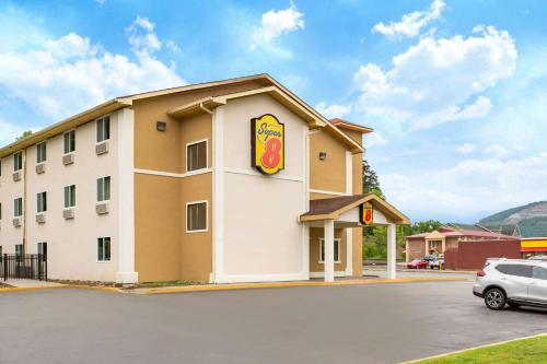 Super 8 by Wyndham Chattanooga Lookout Mountain TN - main image