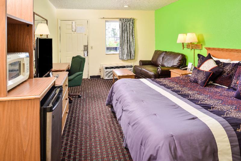 Americas Best Value Inn & Suites-Chattanooga - image 3