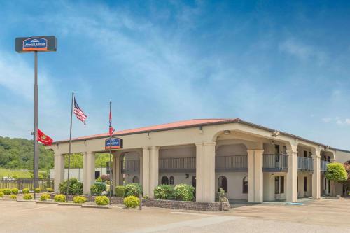 Howard Johnson by Wyndham Chattanooga Lookout Mountain - main image