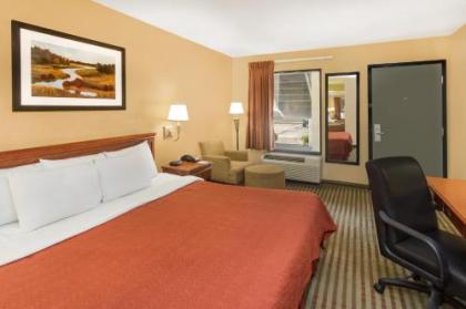 Howard Johnson by Wyndham Chattanooga Lookout Mountain - image 2