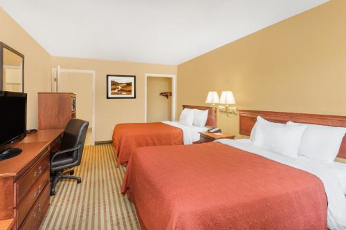 Howard Johnson by Wyndham Chattanooga Lookout Mountain - image 4
