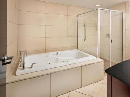 DoubleTree by Hilton Chattanooga Downtown - image 5