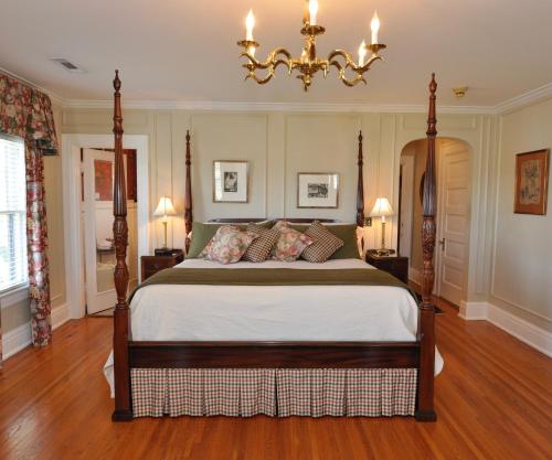 Bluff View Inn - main image