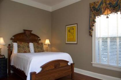 Bluff View Inn - image 3