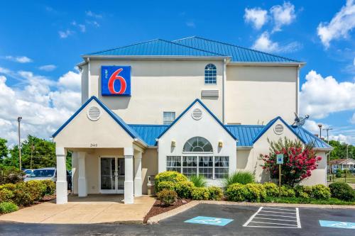 Motel 6 Chattanooga Downtown - main image