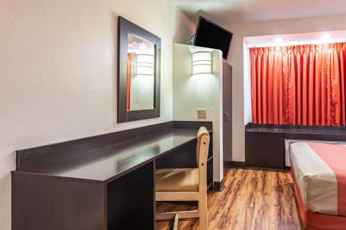 Motel 6 Chattanooga Downtown - image 3