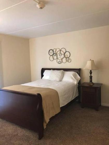 Check it out 2 BR 1 B Apt very close to 1 24 Tennessee