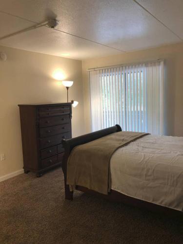 Check it out! 2 BR/ 1 B Apt very close to 1-24 - image 3