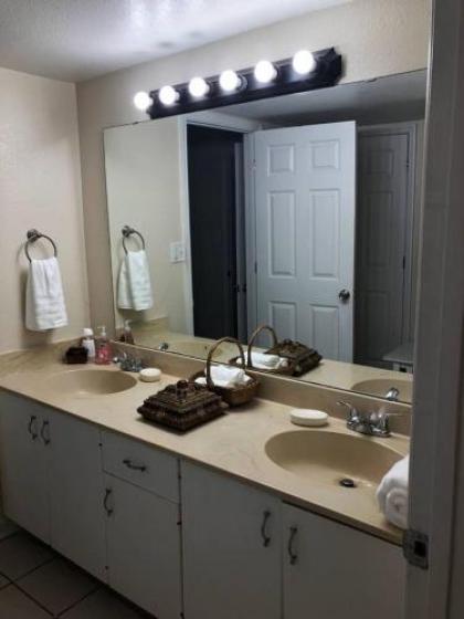 Check it out! 2 BR/ 1 B Apt very close to 1-24 - image 5