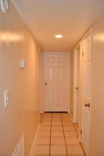 Apartment living 2 bed and bath - image 3