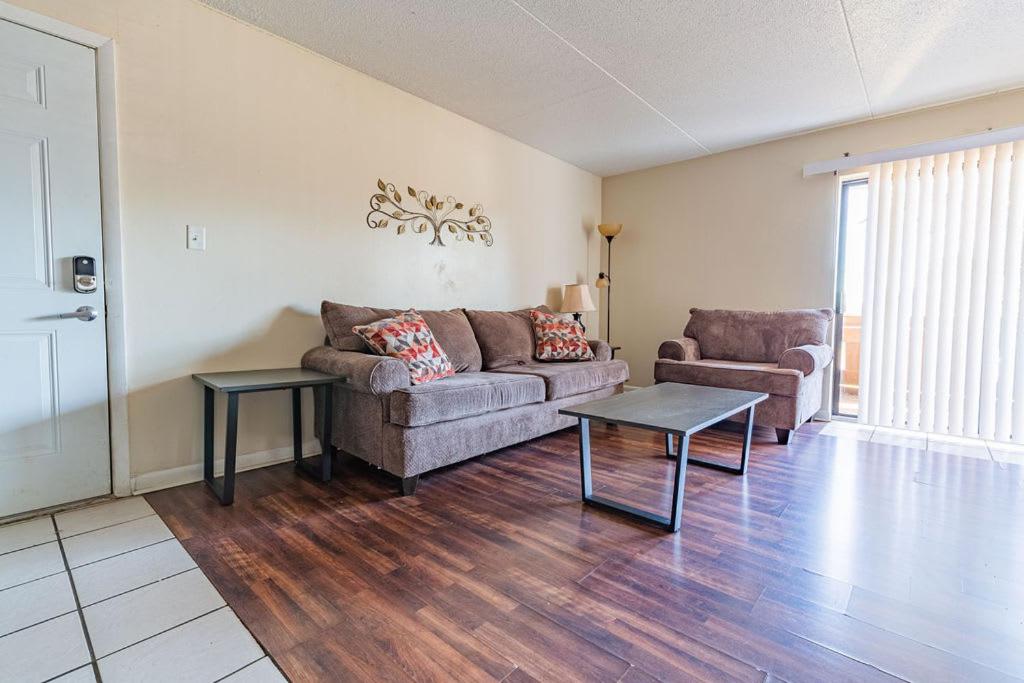 Apartment living 2 bed and bath - image 7