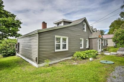 Family Cottage on Chaumont Bay Walk Downtown - image 12