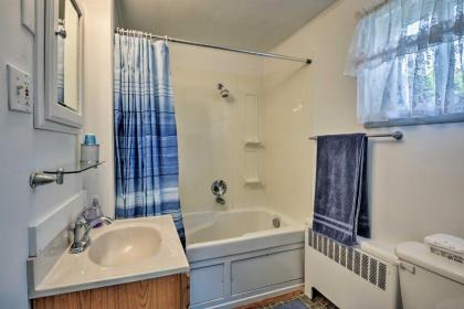 Family Cottage on Chaumont Bay Walk Downtown - image 15