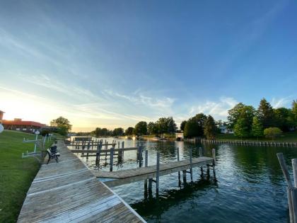 Fleetwood Inn Suites Cheboygan Michigan