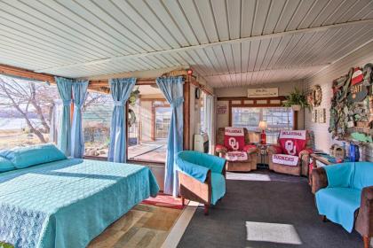 Lake Eufaula Hideaway with Fire Pit and Hot Tub! - image 10