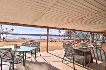 Lake Eufaula Hideaway with Fire Pit and Hot Tub! - image 8