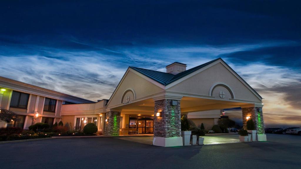 Buffalo Airport Hotel - main image