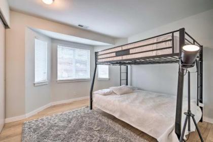 Chic Chelan Condo with Balcony Walk to Lake and Dtwn! - image 4