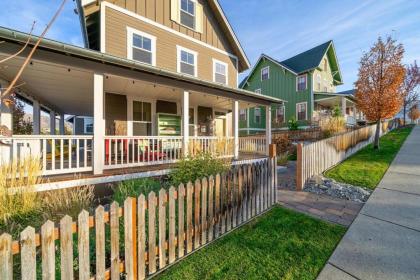 Driftwood Cottage with Carriage House #6CH - image 3