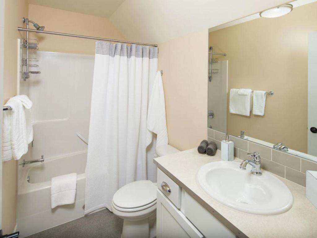 Lake & Vine Villa #15 - image 6