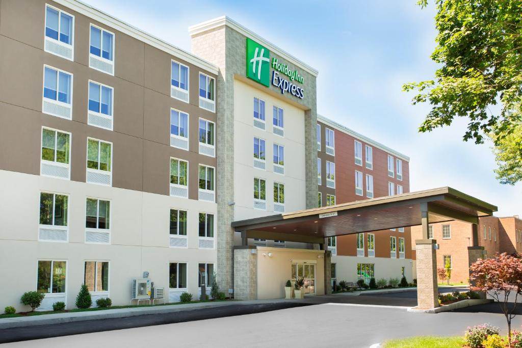 Holiday Inn Express Chelmsford an IHG Hotel - main image