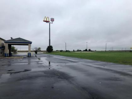 America's Best Value Inn Chenoa - image 12