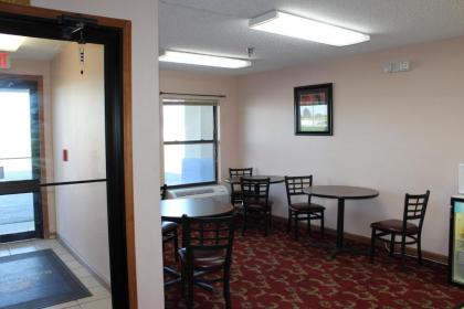 America's Best Value Inn Chenoa - image 9