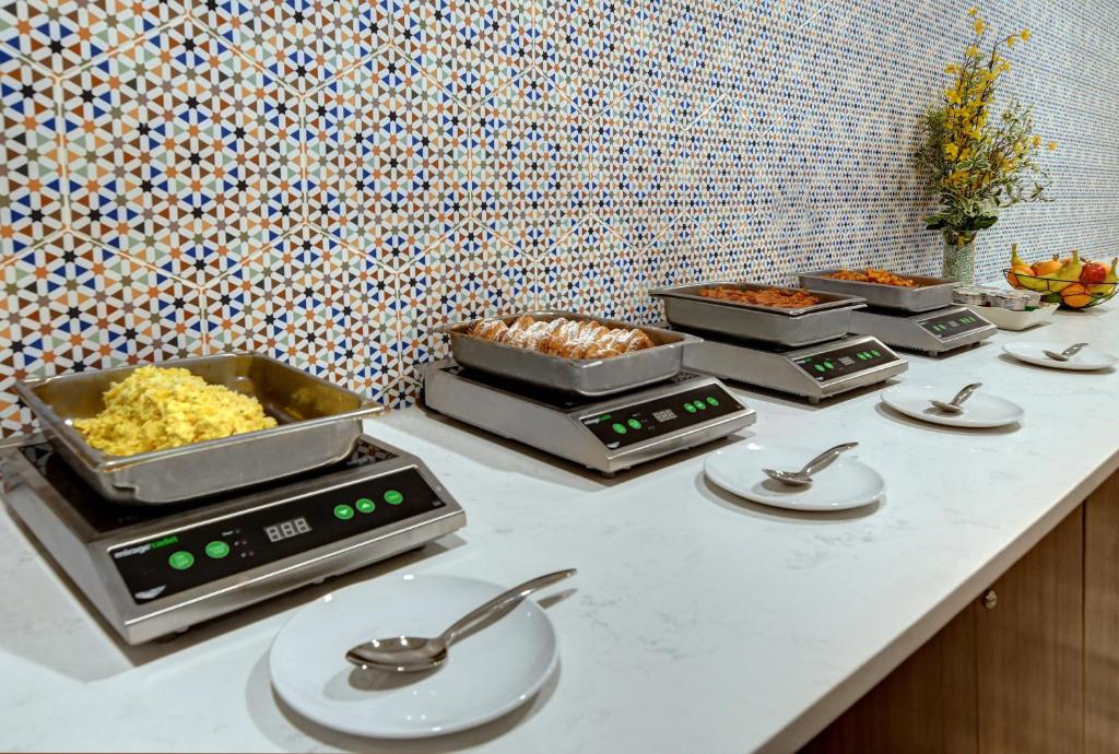 Holiday Inn Philadelphia-Cherry Hill an IHG Hotel - image 2