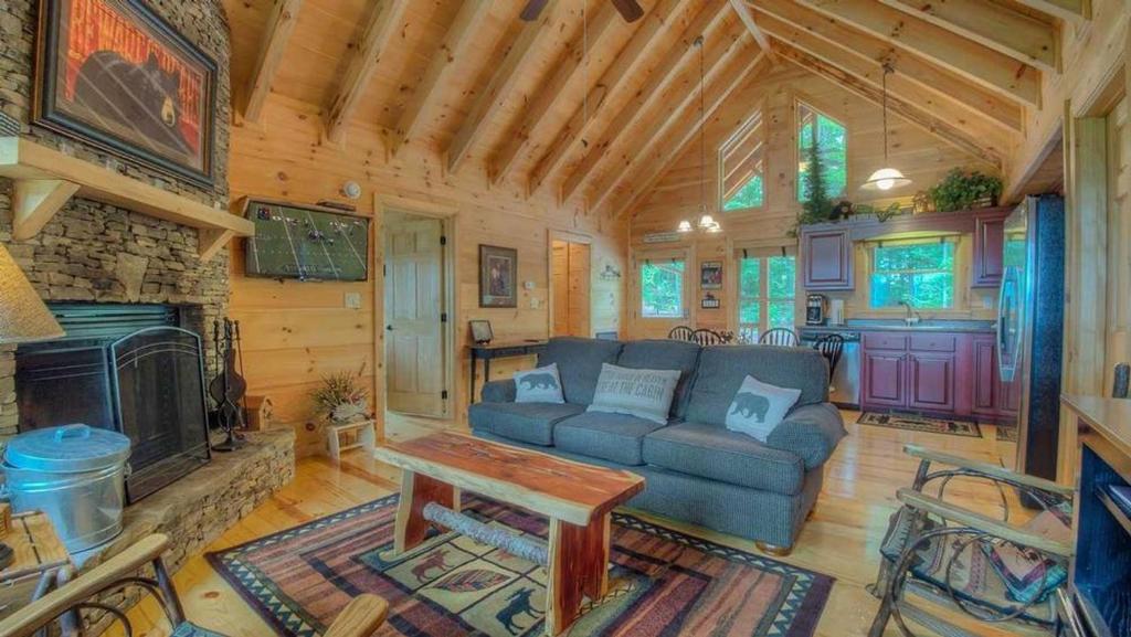 Lil' Slice of Heaven by Escape to Blue Ridge - image 4