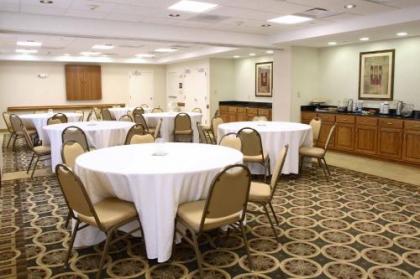 Hampton Inn & Suites Chesapeake-Square Mall - image 4