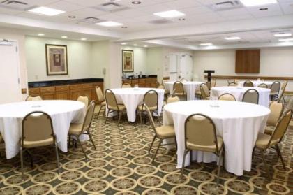 Hampton Inn & Suites Chesapeake-Square Mall - image 5