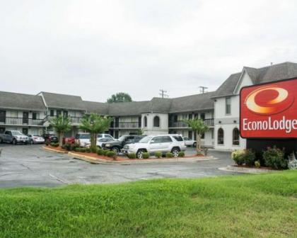 Econo Lodge Chesapeake Route 13 and I-464 - image 1