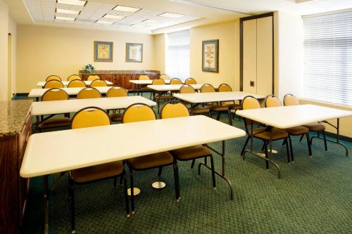 Extended Stay America Suites - Chesapeake - Greenbrier Circle - image 2