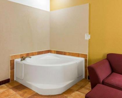 Comfort Inn & Suites Chesapeake - Portsmouth - image 3