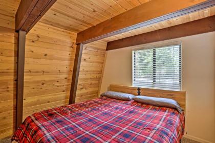 Mod Cabin with Hot Tub Walk to Lake and Golfing! - image 13