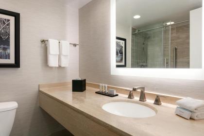 Embassy Suites by Hilton Philadelphia Valley Forge - image 13