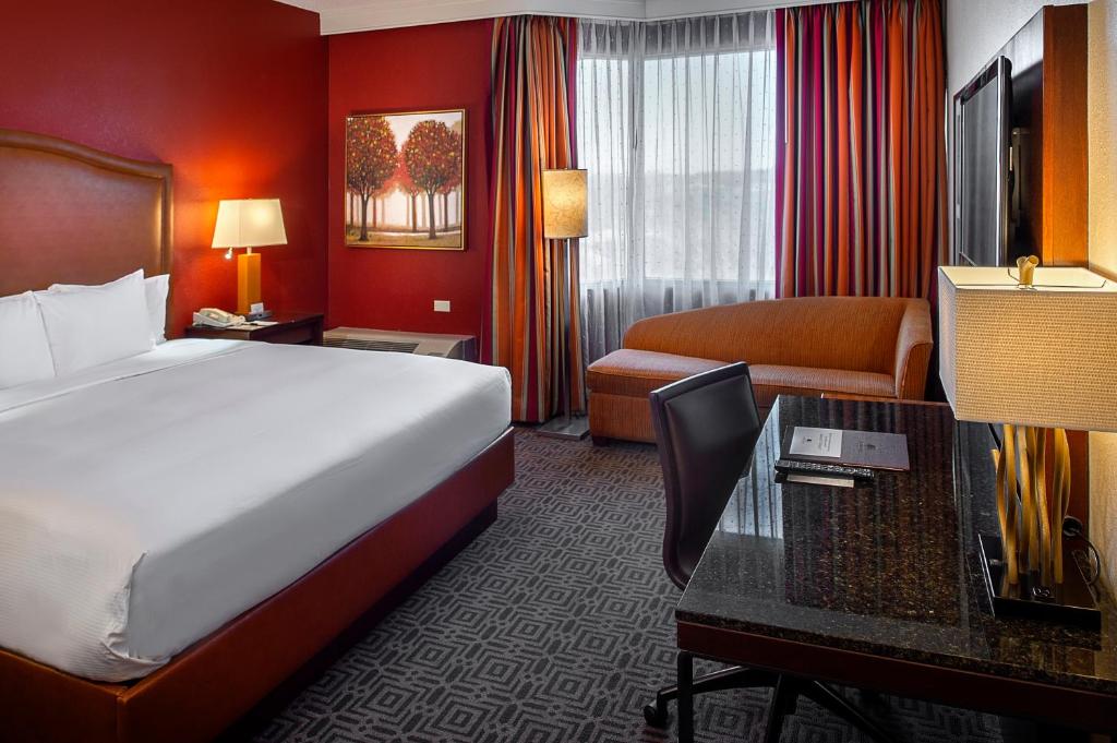 DoubleTree by Hilton Hotel St. Louis - Chesterfield - image 5