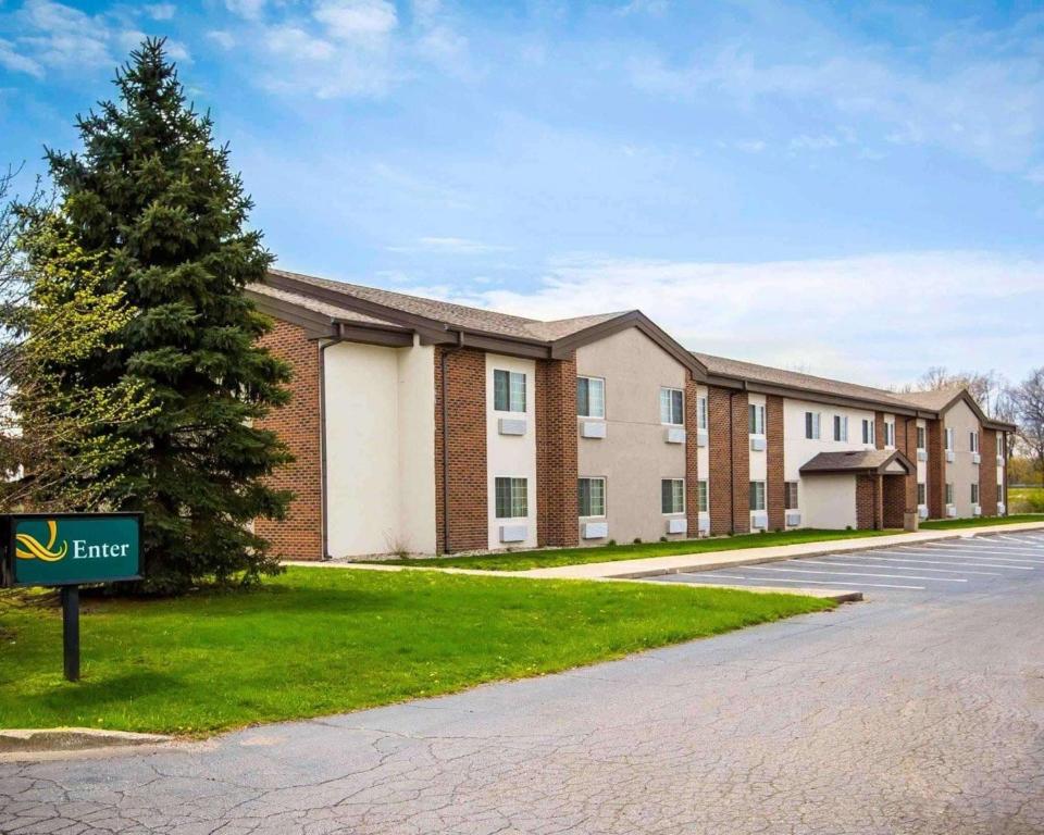 Quality Inn Chesterton - main image