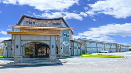 Waterbird Lakeside Inn - image 15