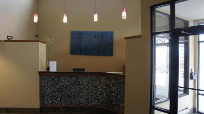 Waterbird Lakeside Inn - image 2
